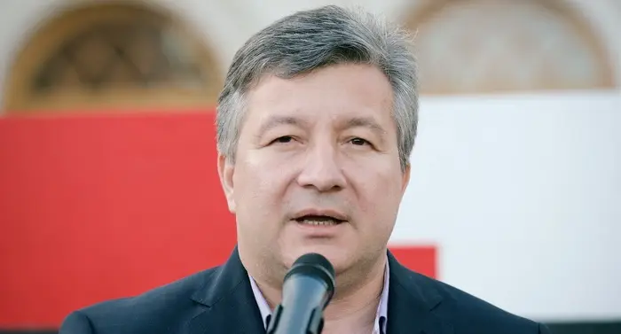 Леван Микаа
